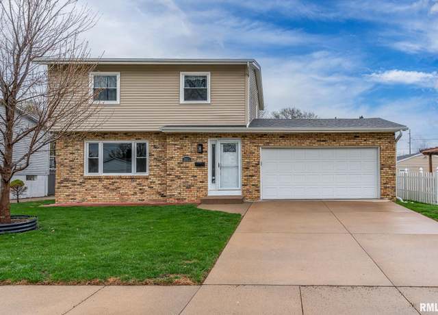 Property at 3841 Greenbrier Dr, Bettendorf, IA 52722, 4 beds, 1.5 baths
