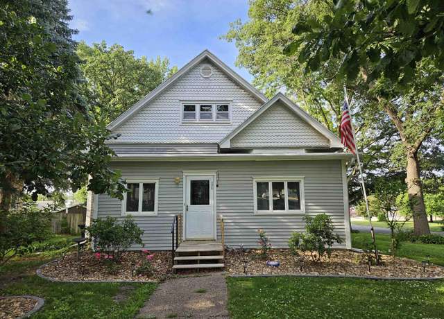 Property at 320 W 4th St, Wilton, IA 52778, 3 beds, 1.5 baths