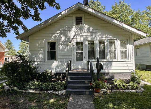 Property at 1575 Florence Ave, Galesburg, IL 61401, 2 beds, 1 bath