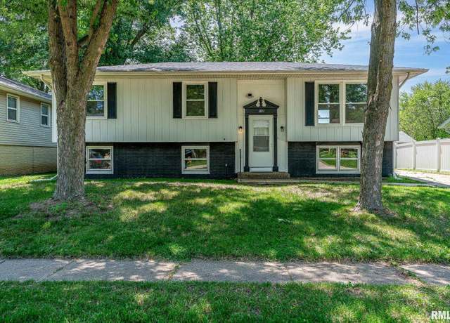 Property at 1811 Valley Dr, Davenport, IA 52806, 4 beds, 2 baths