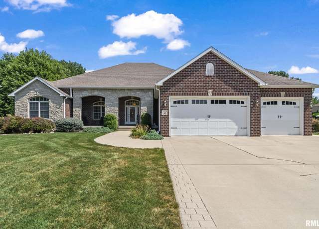 Property at 2320 Lillian Dr, Springfield, IL 62704, 4 beds, 3.5 baths