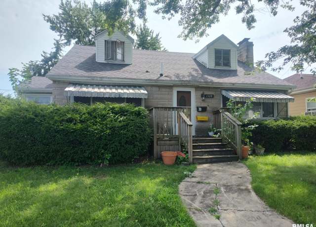 Property at 1328 N 11th St, Pekin, IL 61554, 4 beds, 2 baths