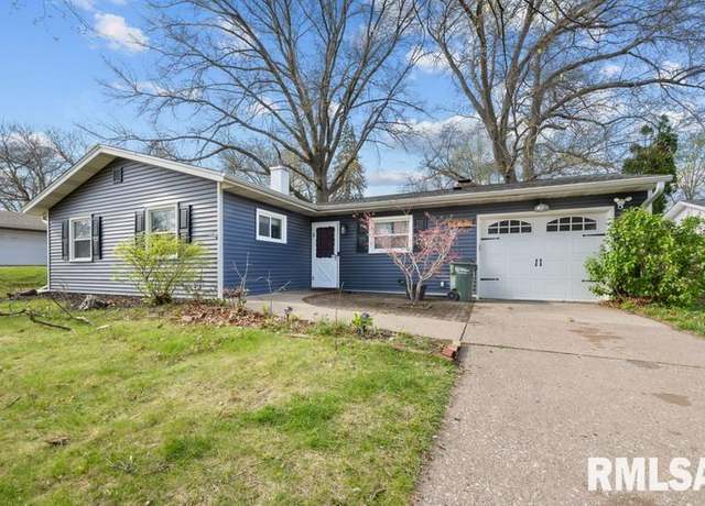 Property at 2632 Elm St, Davenport, IA 52803, 3 beds, 1.5 baths