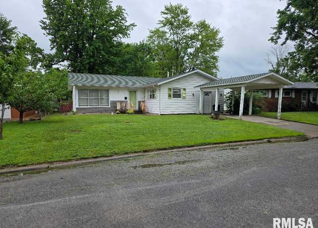 Property at 516 Frederick St, Herrin, IL 62948, 3 beds, 1.5 baths