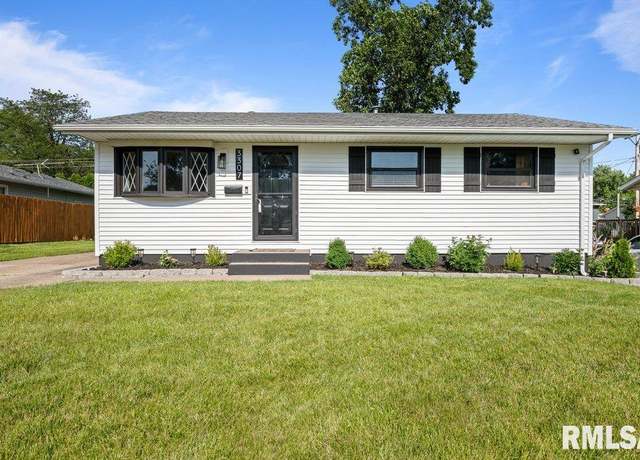 Property at 3307 Clover Hills Dr, Bettendorf, IA 52722, 3 beds, 2 baths