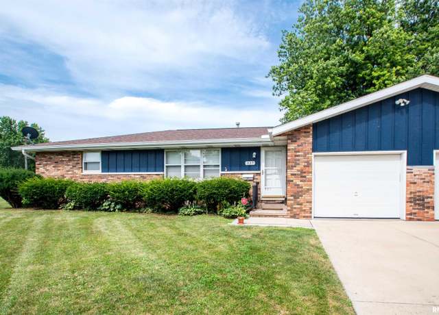 Property at 337 North Dr, Morton, IL 61550, 4 beds, 2 baths