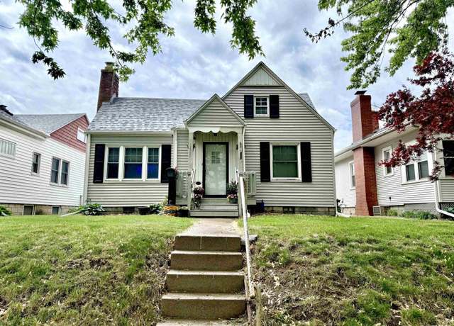 Property at 1607 18th Street C, Moline, IL 61265, 2 beds, 1 bath