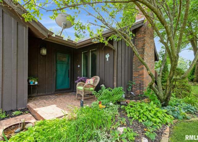 Property at 6401 Utica Ridge Rd #4, Davenport, IA 52807, 2 beds, 2 baths