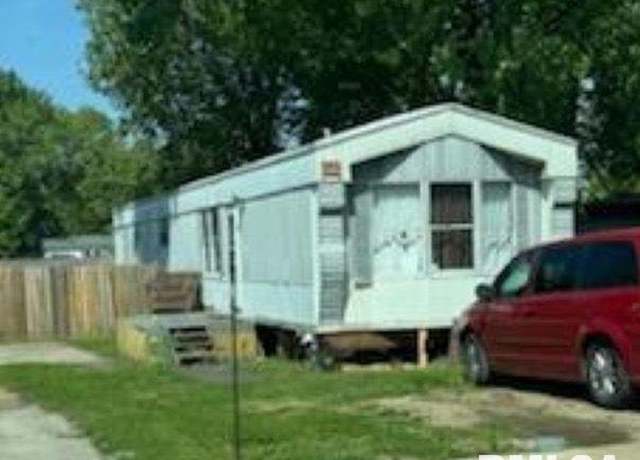 Property at 2231 N 4th St, Springfield, IL 62702, 2 beds, 2 baths
