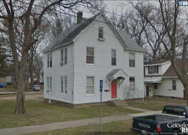 Property at 334 W Walnut St, Carbondale, IL 62901, 2 beds, 3 baths