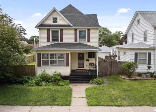 Property at 2302 Western Ave, Davenport, IA 52803, 5 beds, 1.5 baths