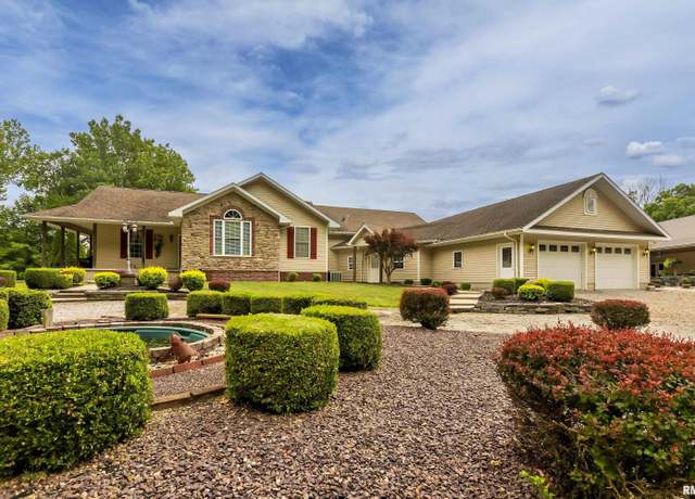 Property at 4600 Ava Rd, Murphysboro, IL 62966, 4 beds, 4 baths