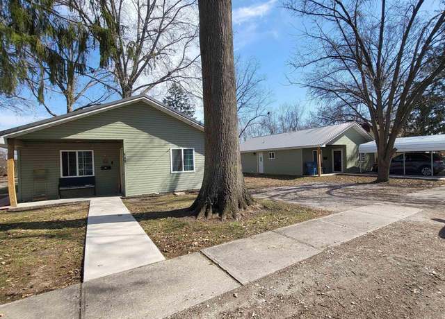 Property at 117 N Morrison St, Centralia, IL 62801, 9 beds, 6 baths