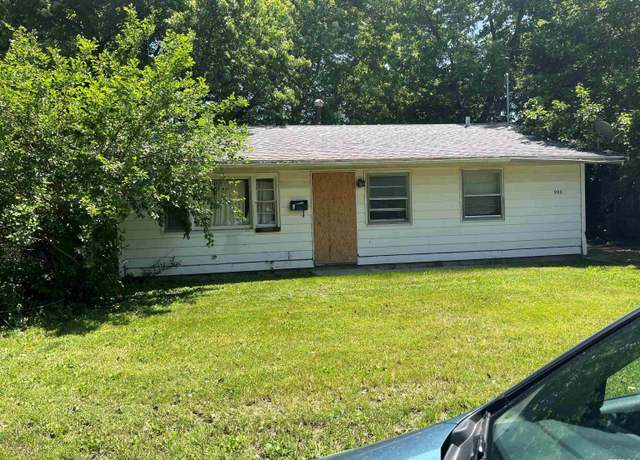 Property at 908 E 23rd St, Springfield, IL 62703, 3 beds, 1 bath