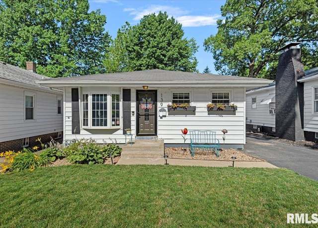 Property at 139 N Illinois St, Springfield, IL 62702, 2 beds, 1.5 baths