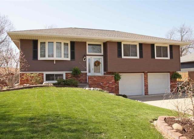 Property at 5828 W Colt Dr, Peoria, IL 61607, 3 beds, 2.5 baths