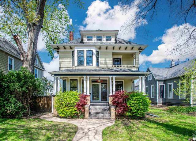 Property at 1635 W Moss Ave, Peoria, IL 61606, 5 beds, 3 baths
