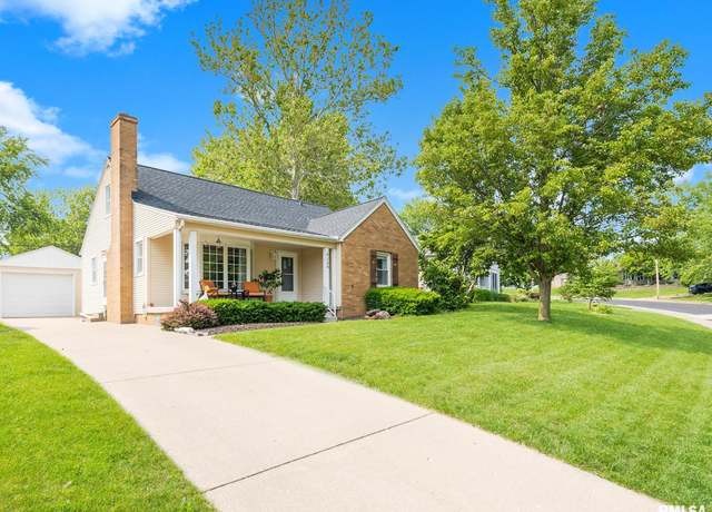 Property at 4129 N Hollyridge Cir, Peoria, IL 61614, 3 beds, 2 baths