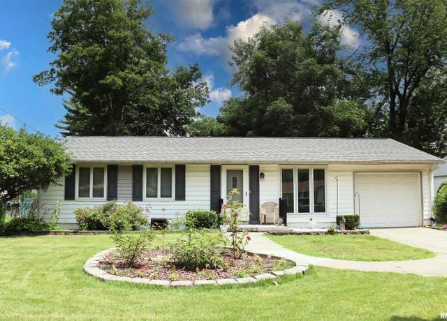 Property at 5013 W Woodfern Rd, Peoria, IL 61607, 4 beds, 1.5 baths
