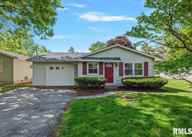 Property at 1608 W Park Ave, Taylorville, IL 62568, 3 beds, 1 bath
