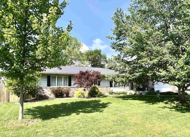 Property at 118 W 19th Ave, Coal Valley, IL 61240, 4 beds, 3 baths