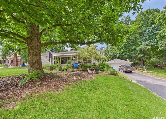 Property at 4925 Thrush Ave, Decatur, IL 62521, 2 beds, 1.5 baths