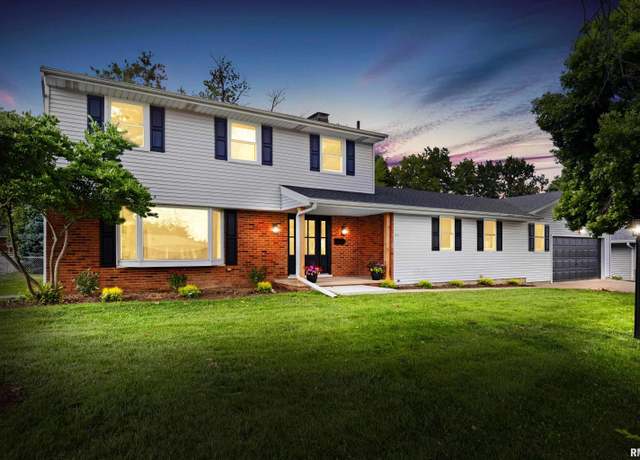 Property at 1043 E Jefferson St, Morton, IL 61550, 6 beds, 2.5 baths