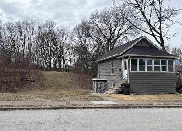 Property at 1322 Spring St, Davenport, IA 52803, 4 beds, 1 bath