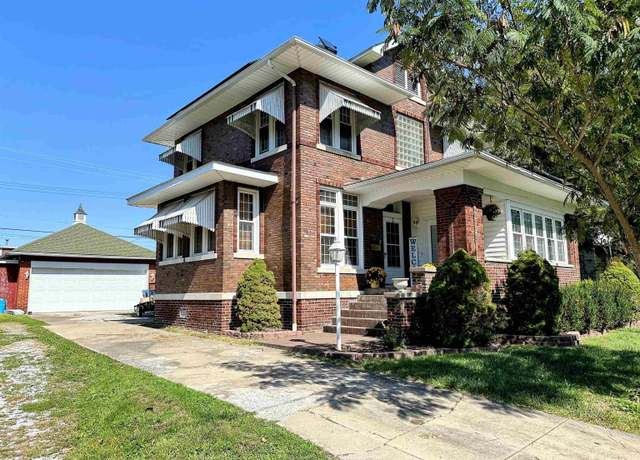 Property at 404 E 5th St, Johnston City, IL 62951, 3 beds, 1.5 baths