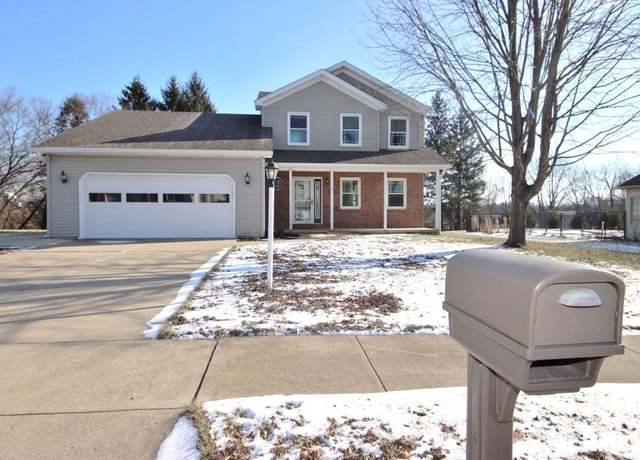 Property at 5228 N Castleberry Dr, Peoria, IL 61615, 4 beds, 3.5 baths