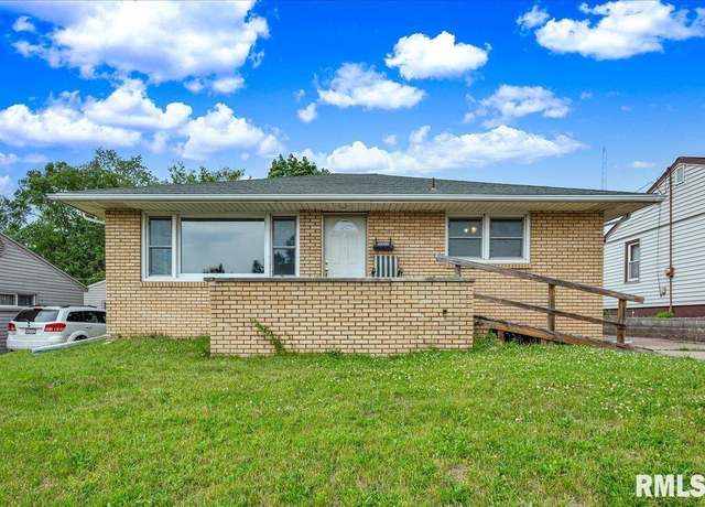 Property at 1411 Chestnut St, Pekin, IL 61554, 2 beds, 1 bath