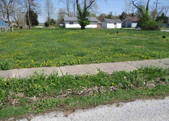 Property at 1111 E Bond St, Benton, IL 62812