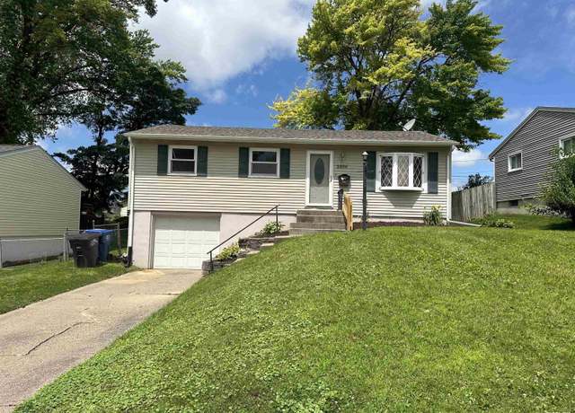 Property at 2806 Cypress Dr, Bettendorf, IA 52722, 3 beds, 1.5 baths
