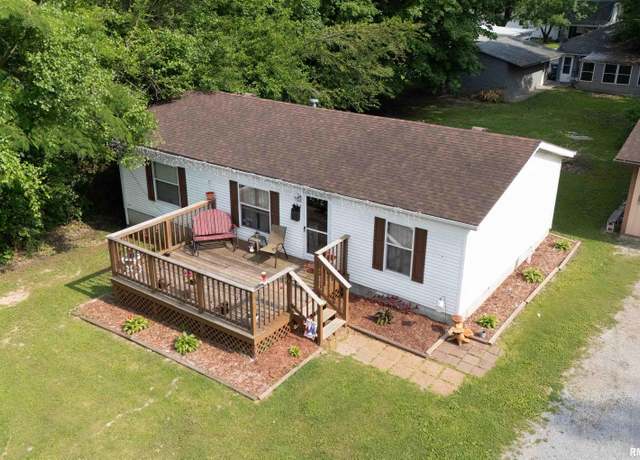 Property at 605 Missouri Ave, Carterville, IL 62918, 3 beds, 2 baths