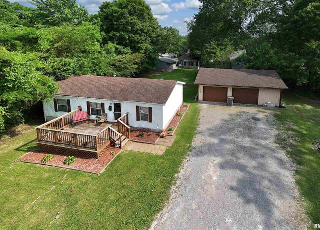 Property at 605 Missouri Ave, Carterville, IL 62918, 3 beds, 2 baths