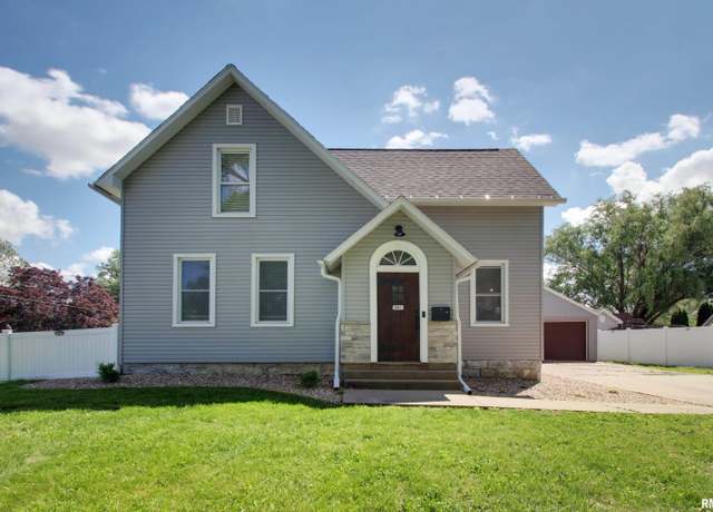 Property at 801 S 22nd St, Quincy, IL 62301, 4 beds, 2 baths