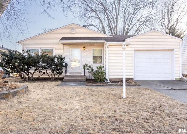 Property at 2521 Washington Ln, Davenport, IA 52804, 3 beds, 2 baths