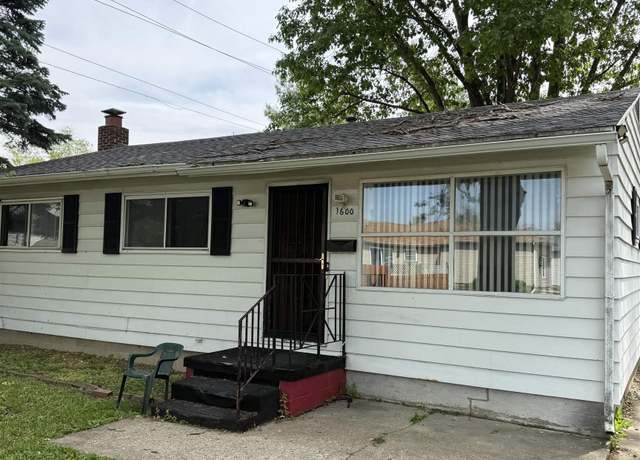 Property at 1600 S Pope Ave, Springfield, IL 62703, 3 beds, 1.5 baths
