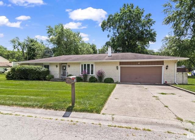 Property at 16 Roosevelt Rd, Springfield, IL 62703, 3 beds, 2 baths