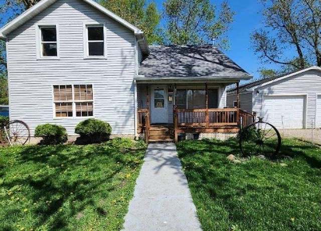 Property at 829 N Oak St, Minonk, IL 61760, 4 beds, 1 bath
