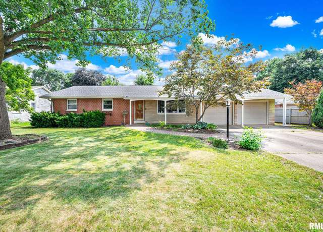 Property at 1124 W Evergreen Dr, Chillicothe, IL 61523, 3 beds, 2 baths