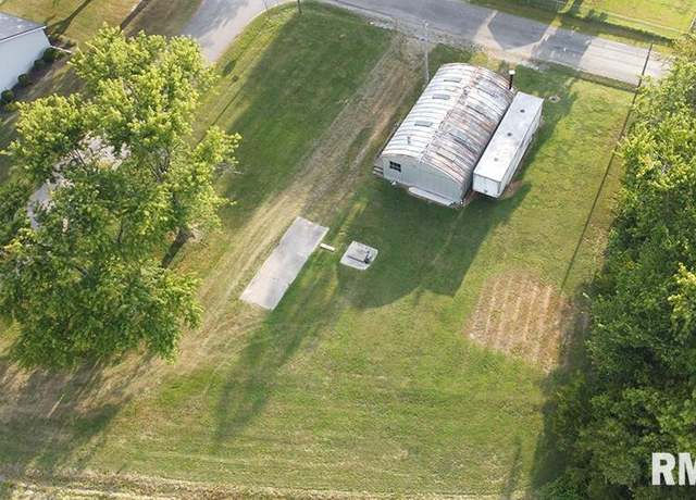 Property at 705 West St, Flora, IL 62839