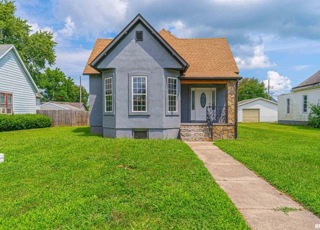 Property at 418 Wyatt Ave, Lincoln, IL 62656, 4 beds, 2.5 baths