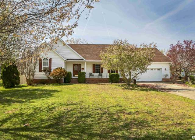Property at 1209 Murraywood Ln, Carterville, IL 62918, 3 beds, 2 baths