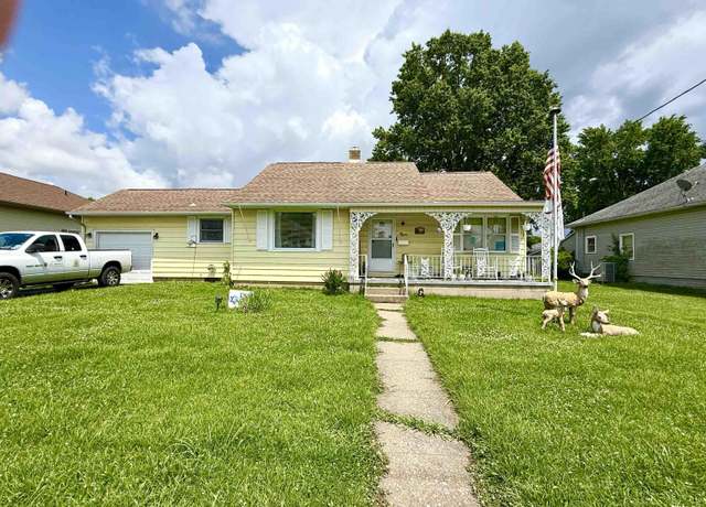Property at 1313 N State St, Marion, IL 62959, 2 beds, 1.5 baths
