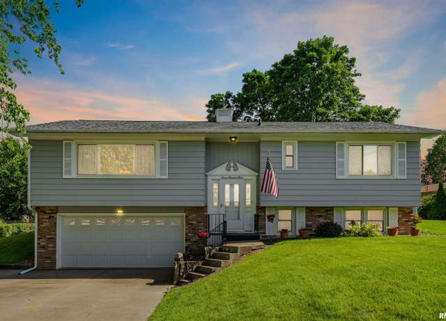 Property at 704 15th Ave, Orion, IL 61273, 3 beds, 2 baths