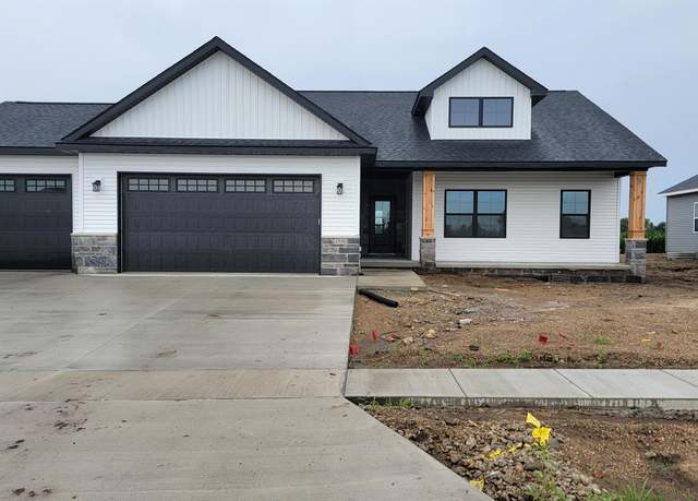 Property at 1316 Hillcrest Dr, Chillicothe, IL 61523, 4 beds, 3 baths