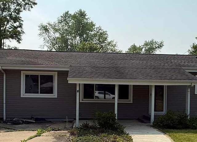 Property at 301 Elmhurst Dr, Washington, IL 61571, 3 beds, 2 baths