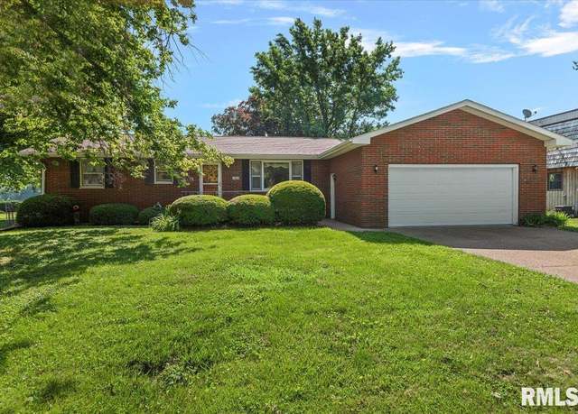 Property at 542 Sattley St, Rochester, IL 62563, 3 beds, 2 baths