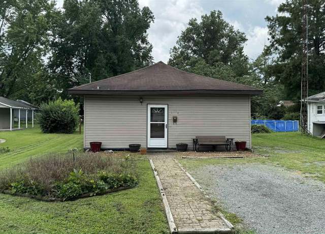 Property at 1208 E 5th St, West Frankfort, IL 62896, 2 beds, 1 bath